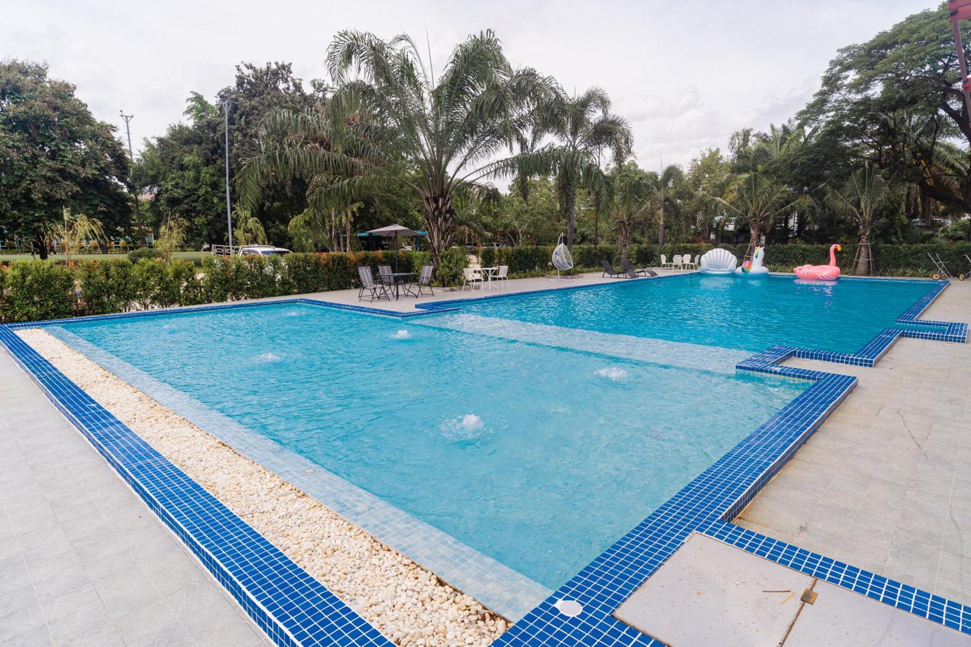 אובון רטצ'תאני Baan Suan Khun Ta And Golf Resort מראה חיצוני תמונה