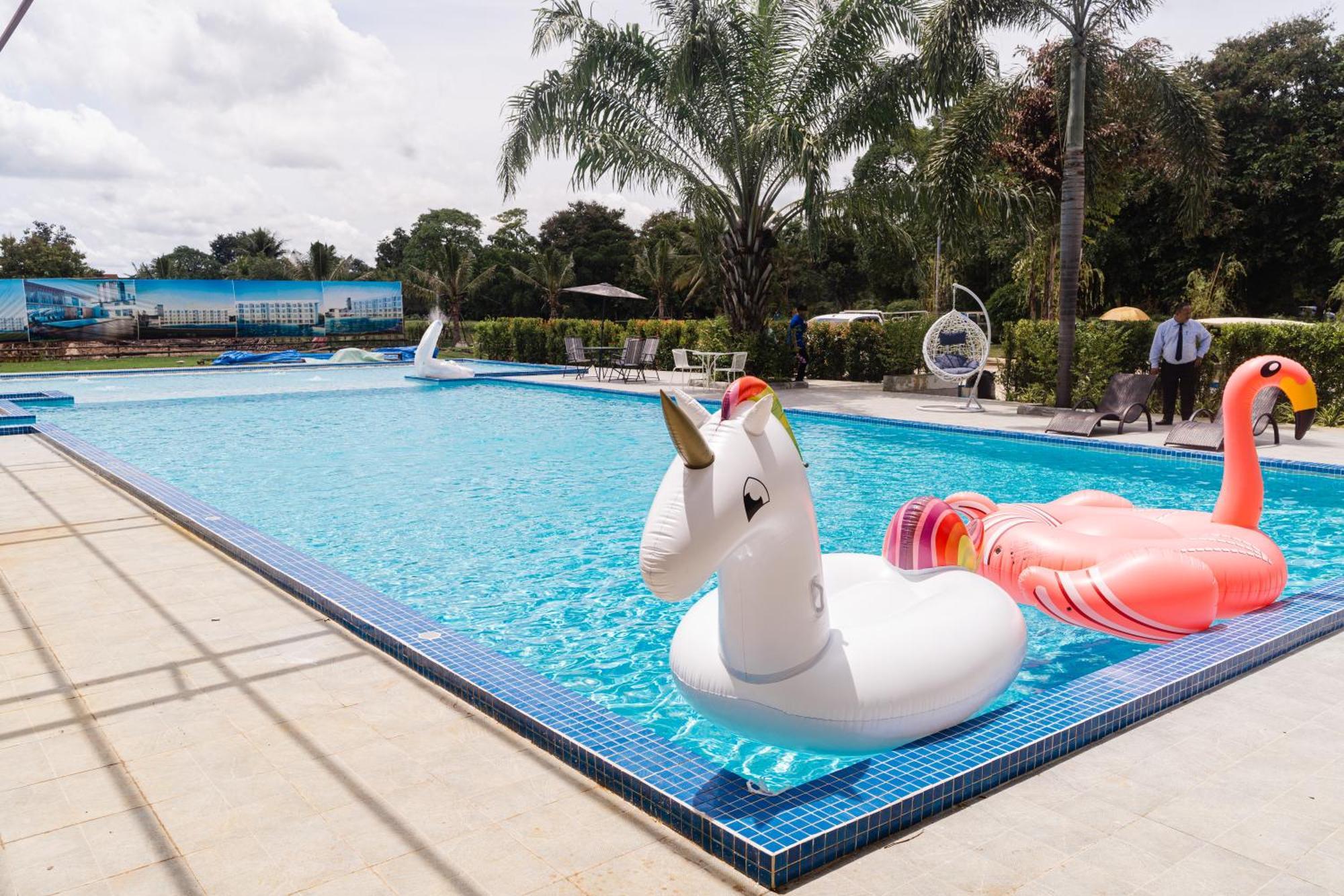 אובון רטצ'תאני Baan Suan Khun Ta And Golf Resort מראה חיצוני תמונה