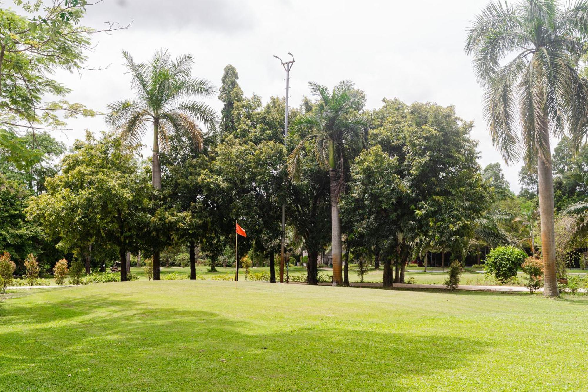 אובון רטצ'תאני Baan Suan Khun Ta And Golf Resort מראה חיצוני תמונה