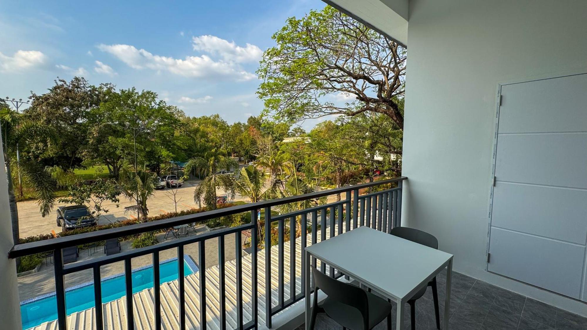 אובון רטצ'תאני Baan Suan Khun Ta And Golf Resort מראה חיצוני תמונה