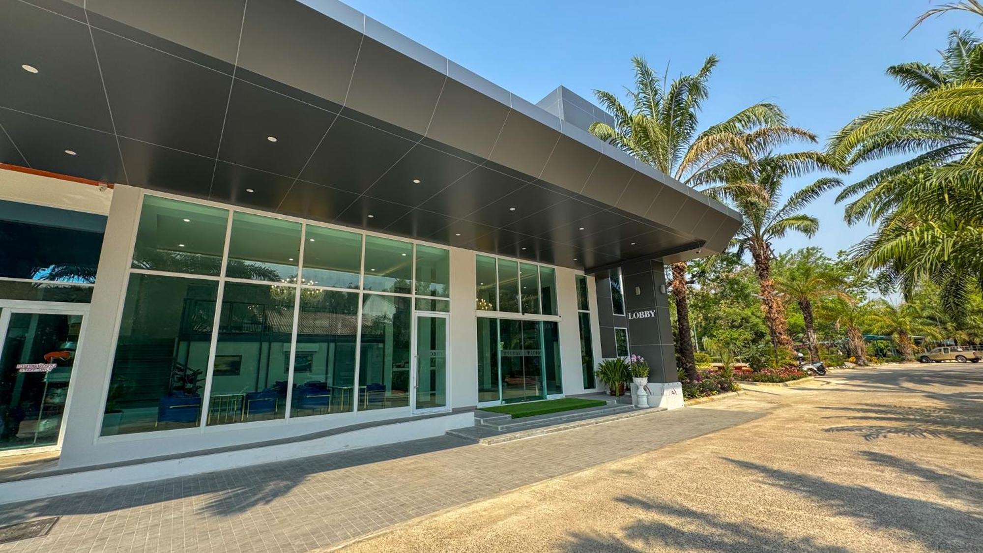 אובון רטצ'תאני Baan Suan Khun Ta And Golf Resort מראה חיצוני תמונה