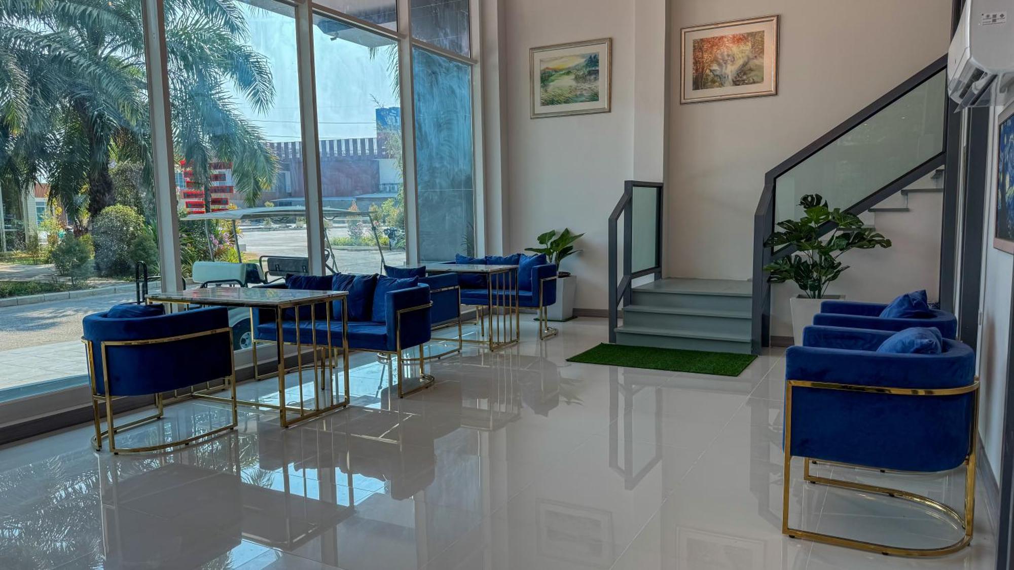 אובון רטצ'תאני Baan Suan Khun Ta And Golf Resort מראה חיצוני תמונה