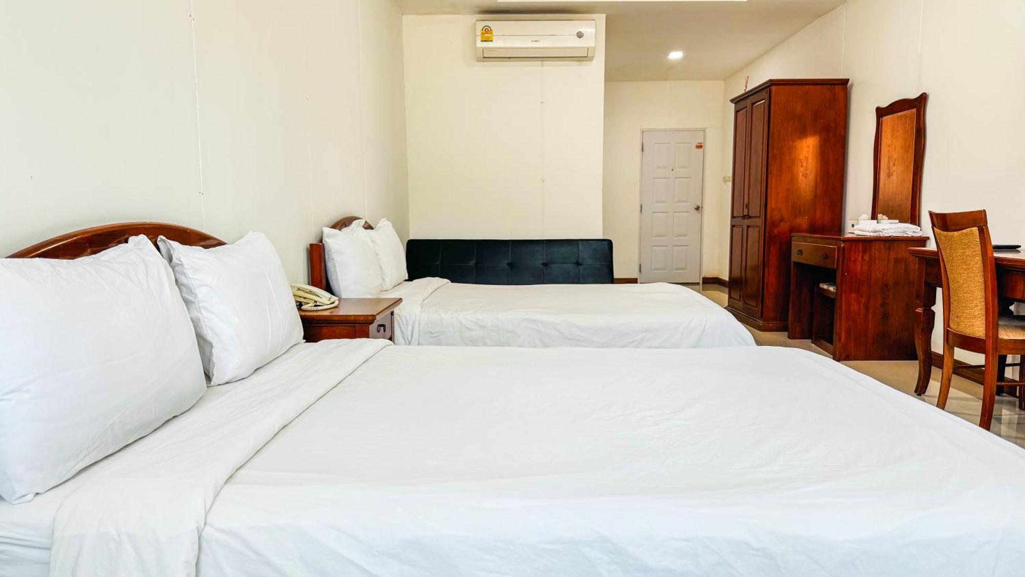 אובון רטצ'תאני Baan Suan Khun Ta And Golf Resort מראה חיצוני תמונה